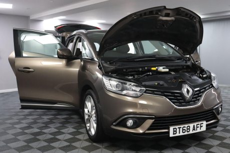 Renault Grand Scenic ICONIC TCE 11