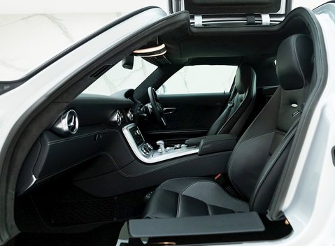 Mercedes-Benz SLS AMG 14
