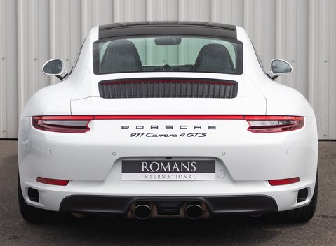 Porsche 911 Carrera 4 GTS (991.2) 5