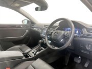 Skoda Superb 2.0 TDI Laurin & Klement Estate 5dr Diesel DSG Euro 6 (s/s) (200 ps) Air Co 12