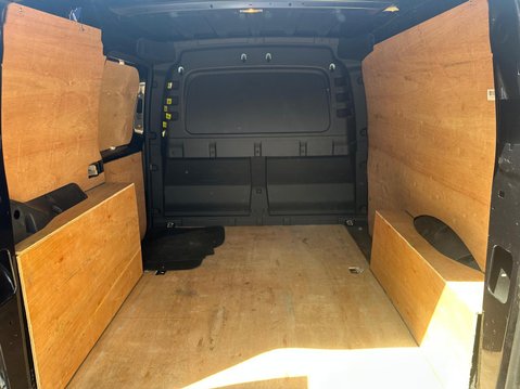 Volkswagen Caddy C20 TDI COMMERCE PRO 18