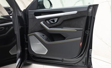 Lamborghini Urus S 36