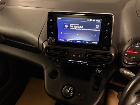 Vauxhall Combo Life 1.5 Turbo D Elite XL MPV Auto Euro 6 (s/s) 5dr 23