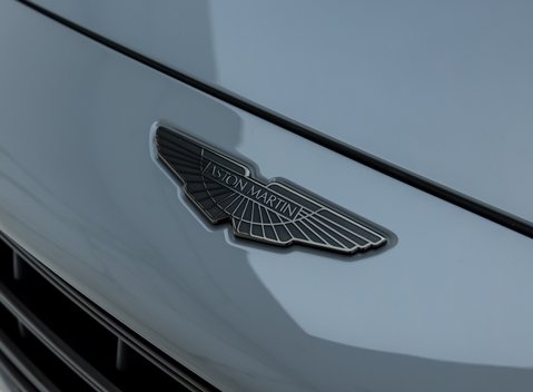 Aston Martin DBX 707 29