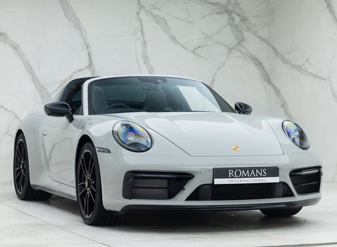 Porsche 911 (992) Targa 4 GTS 1