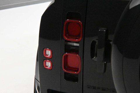 Land Rover Defender 3.0 Defender XS Edition D MHEV A 4WD 5dr 37