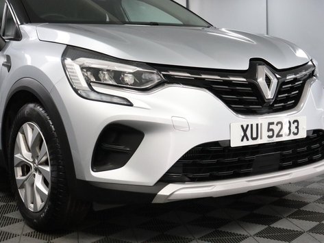 Renault Captur ICONIC TCE