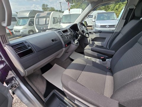 Volkswagen Campervan 33