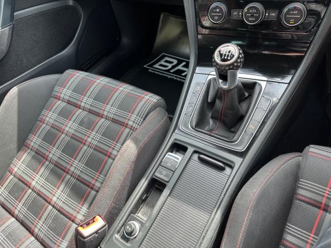Volkswagen Golf 2.0 TSI GTI Performance Euro 6 (s/s) 3dr 21