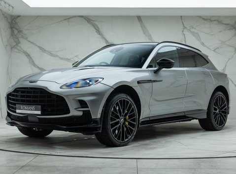 Aston Martin DBX 707 1