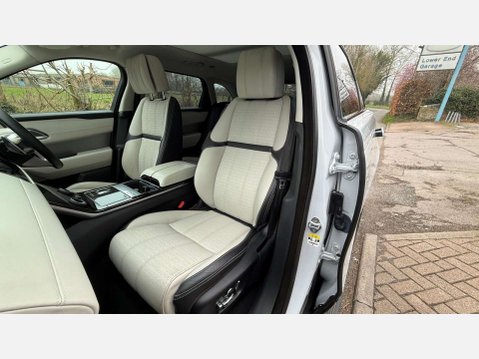 Land Rover Range Rover Velar 3.0 Range Rover Velar R-Dynamic HSE P380 Auto 4WD 5dr 11