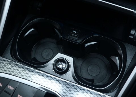 BMW 3 Series 2.0 330E M Sport Auto 4dr 33