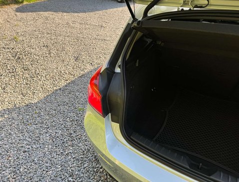 BMW 1 Series 2.0 120d Sport Auto 5dr 46