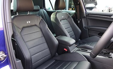 Volkswagen Golf R 12