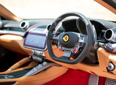 Ferrari GTC4 Lusso 25