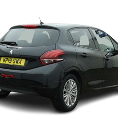 Peugeot 208 1.2 PureTech Signature Hatchback 5dr Petrol Manual Euro 6 (s/s) (82 ps) 2