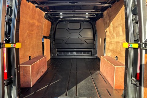 Ford Transit Custom 300 L2 130 ps Limited Panel Van - Upgraded Locks 13