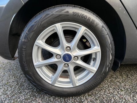Ford Fiesta ZETEC 13