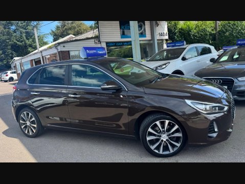 Hyundai i30 1.6 CRDi Blue Drive Premium Euro 6 (s/s) 5dr 8