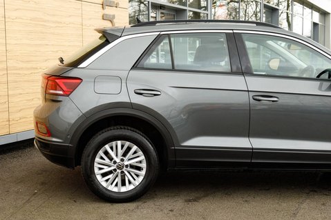 Volkswagen T-Roc LIFE TSI 7