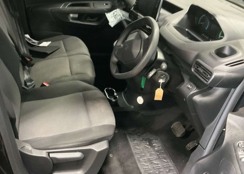 Peugeot e-Partner 800 50kWh Professional Premium + Standard Panel Van 5dr Electric Auto SWB ( 11