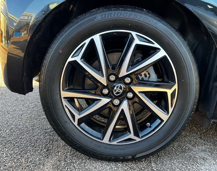 Toyota Yaris 1.5 Yaris Design HEV CVT 5dr 14