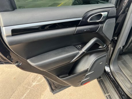 Porsche Cayenne DIESEL 4.2 V8 S TIPTRONIC S 18