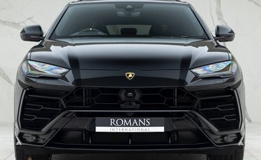 Lamborghini Urus 4
