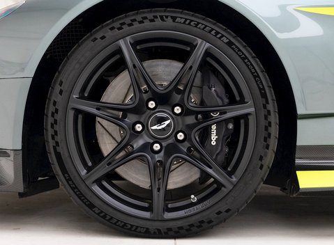 Aston Martin Vantage GT8 6