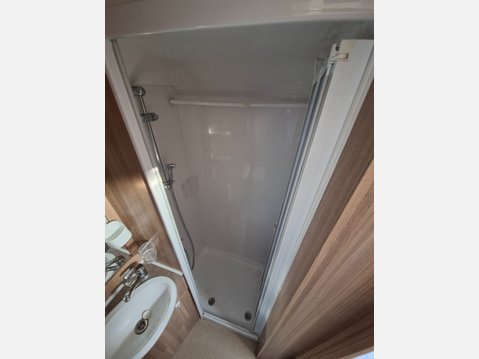 Bessacarr E572 AUTO 21