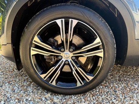 Volvo XC40 2.0 D4 Inscription Pro Auto AWD Euro 6 (s/s) 5dr 13