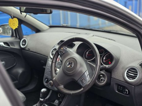 Vauxhall Corsa 1.4 16V SE Hatchback 5dr Petrol Auto Euro 5 (100 ps) 16
