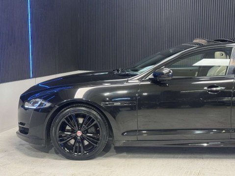 Jaguar XJ 3.0d V6 R-Sport Saloon 4dr Diesel Auto Euro 6 (s/s) (300 ps) 30