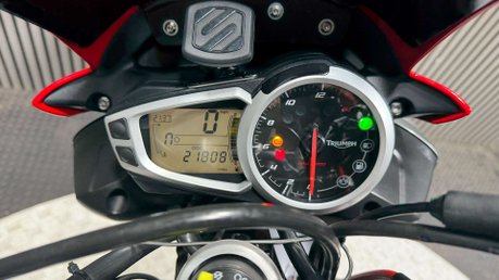 Triumph Street Triple R 2013 ONLY 21K QUICK SHIFTER, LOADS OF EXTRAS, LONG MOT 9