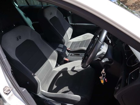 Volkswagen Golf 2.0 Golf R 4WD 5dr 3