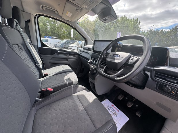 Ford Transit Custom SWB L1H1 Low Roof Limited 300 Air Con Alloys Cam Sensors EURO 6 15