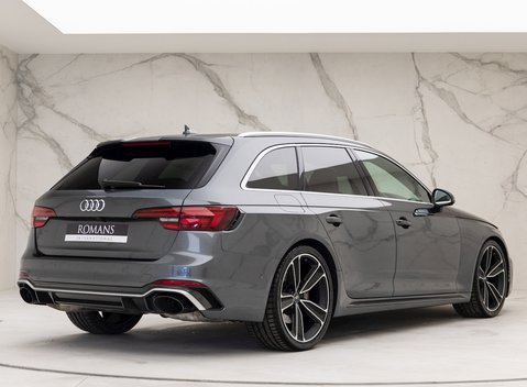 Audi RS4 Avant Carbon Edition 7