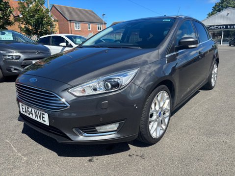 Ford Focus TITANIUM X 6
