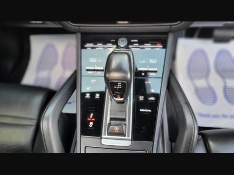 Porsche Cayenne V6 16