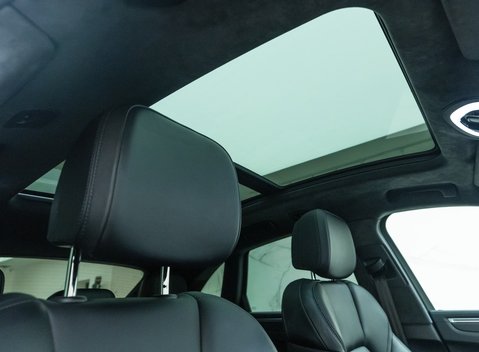 Porsche Macan TURBO 15