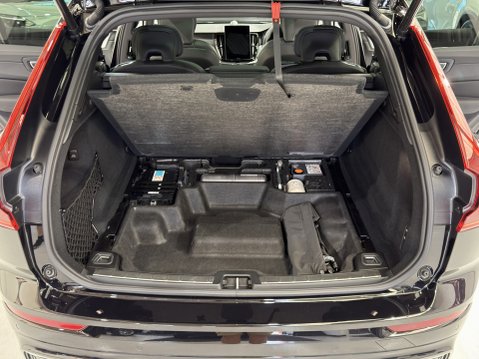 Volvo XC60 B5 ULTRA BLACK EDITION AWD 20