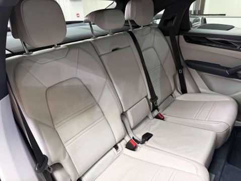 Porsche Cayenne 3.0T V6 Coupe 5dr Petrol TiptronicS 4WD Euro 6 (s/s) (340 ps) 34