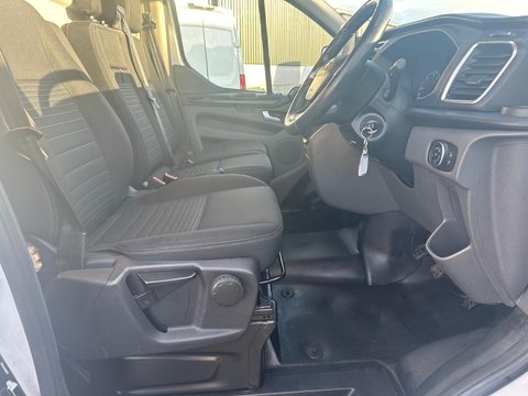 Ford Transit Custom 300 LIMITED P/V ECOBLUE 19