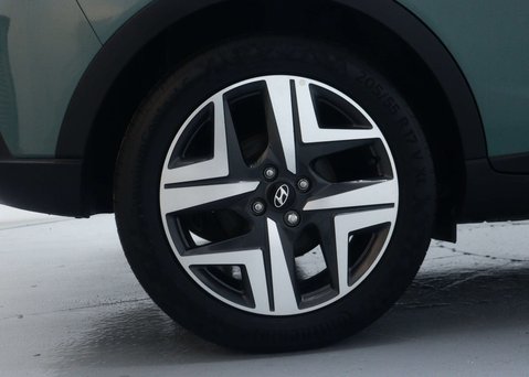 Hyundai BAYON 1.0 T-GDi MHEV Premium SUV 5dr Petrol Hybrid DCT Euro 6 (s/s) (120 ps) 14