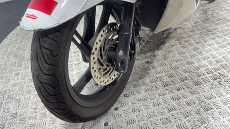 Honda PCX 2015 WW SPARES OR REPAIR PROJECT LEARNER SCOOTER 125CC BIKE 13