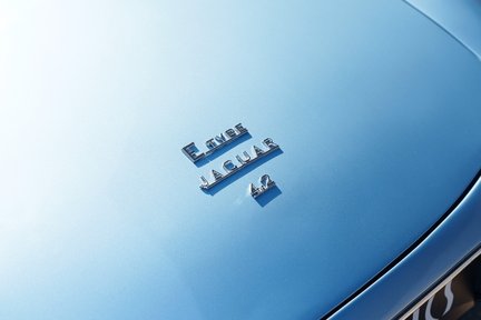 Jaguar E-Type Series 1 4.2 Roadster 14