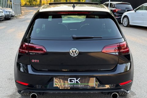 Volkswagen Golf GTI PERFORMANCE TSI DSG - PANORAMIC SUNROOF  8
