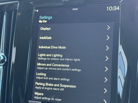 Volvo S90 2.0 T4 Momentum Plus Auto Euro 6 (s/s) 4dr 25