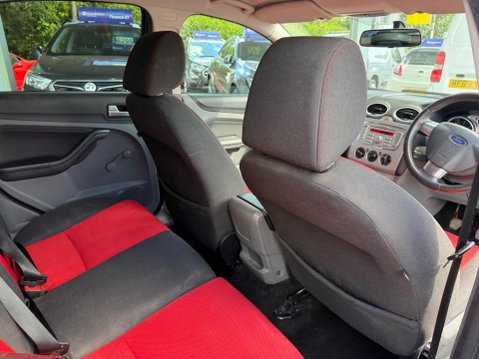 Ford Focus 1.8 TDCi Zetec 5dr 12