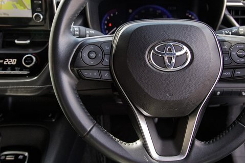 Toyota Corolla ICON TECH 19